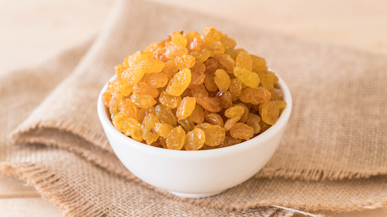 Raisins in a bowl